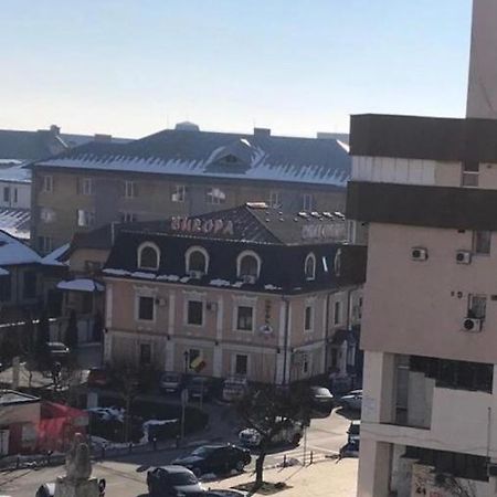 Garsoniera Lux Centru Pietonal Tirgu - Jiu Apartment Targu Jiu Luaran gambar