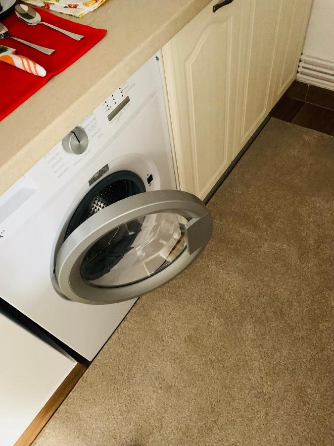 Garsoniera Lux Centru Pietonal Tirgu - Jiu Apartment Targu Jiu Luaran gambar