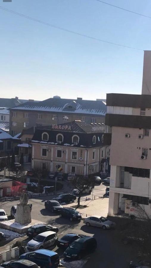 Garsoniera Lux Centru Pietonal Tirgu - Jiu Apartment Targu Jiu Luaran gambar