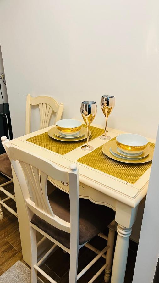 Garsoniera Lux Centru Pietonal Tirgu - Jiu Apartment Targu Jiu Luaran gambar
